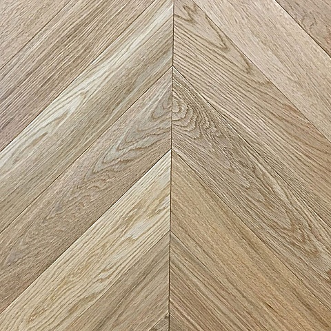 Wood Bee Chevron  Дуб Селект гладкий глянец, Select UV-лак gloss 30±5% (левая) (фото 1)