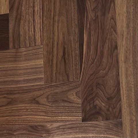 CROWNWOOD EXOTIC ONE Английская елка 90° 2-х слойная Орех Американский Натуральный Селект лак 600 х 125 х 12 / 1.50 м2 (фото 5)